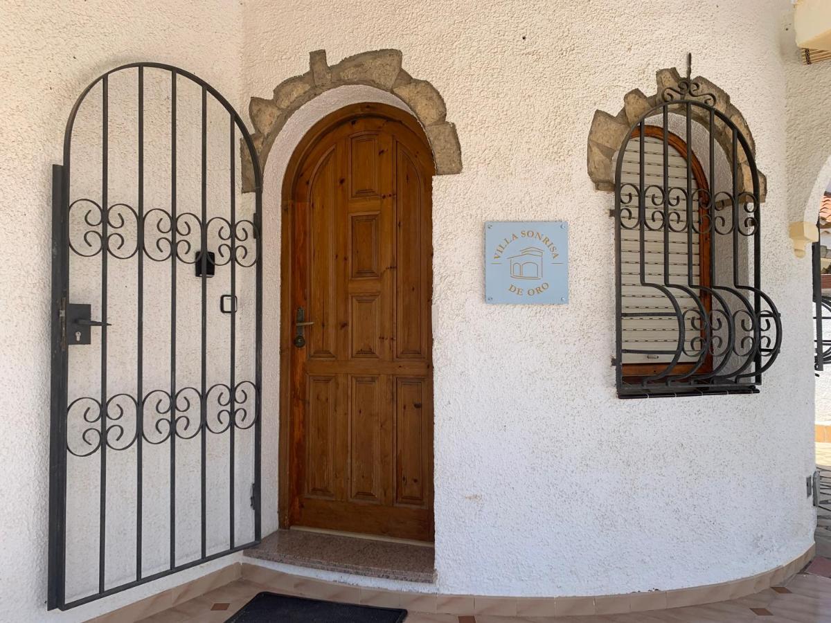 Villa Sonrisa De Oro - Private Swimming Pool ミアミ・プラトーヤ エクステリア 写真